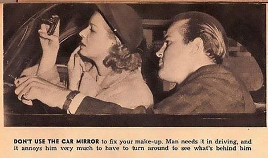  Non usare lo specchietto dell'auto