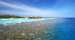 Huvahendhoo, Maledivy: Lily Beach Resort & Spa