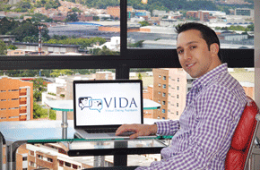 Une photo de Scott Valdez, fondateur de Virtual Dating Assistants (ViDA)