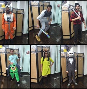 Fotografie členů týmu SNAP Interactive v kostýmu na Halloween