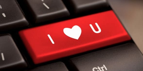 Photo des mots je t'aime sur un clavier