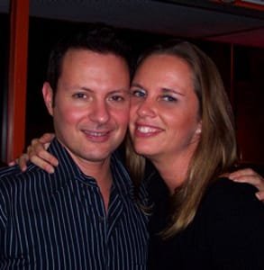 Foto de la fundadora de 25Dates.com Ragna Stamm'ler-Adamson y su esposo Aaron