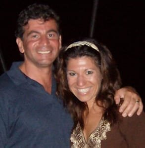 Foto di Lori Bizzoco, fondatrice di Cupid's Pulse, con suo marito