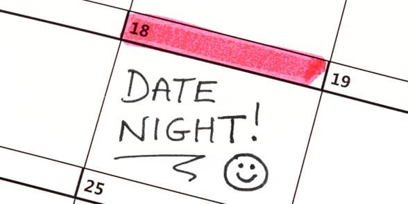 Foto van een date night op een kalender