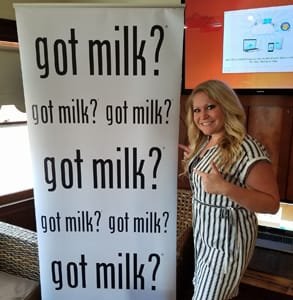 Foto di Jenn B. con un latte ottenuto? cartello