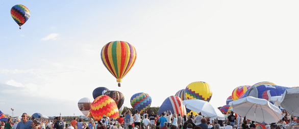 Foto von aufsteigenden Ballons beim New Jersey Festival of Ballooning