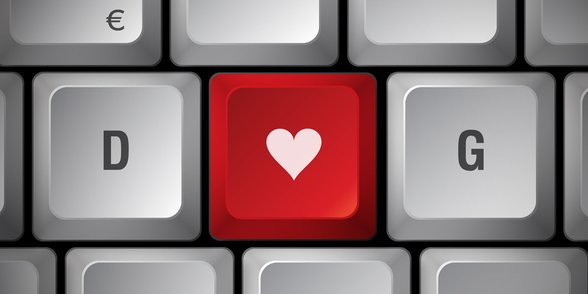 Foto van een hart op een toetsenbord