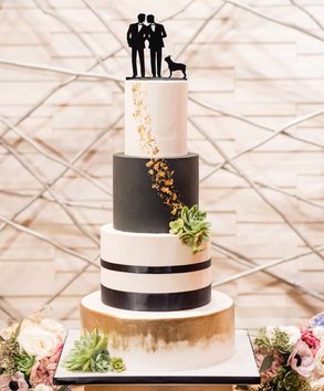 Foto del pastel de bodas de Sweet Cheeks Baking Company